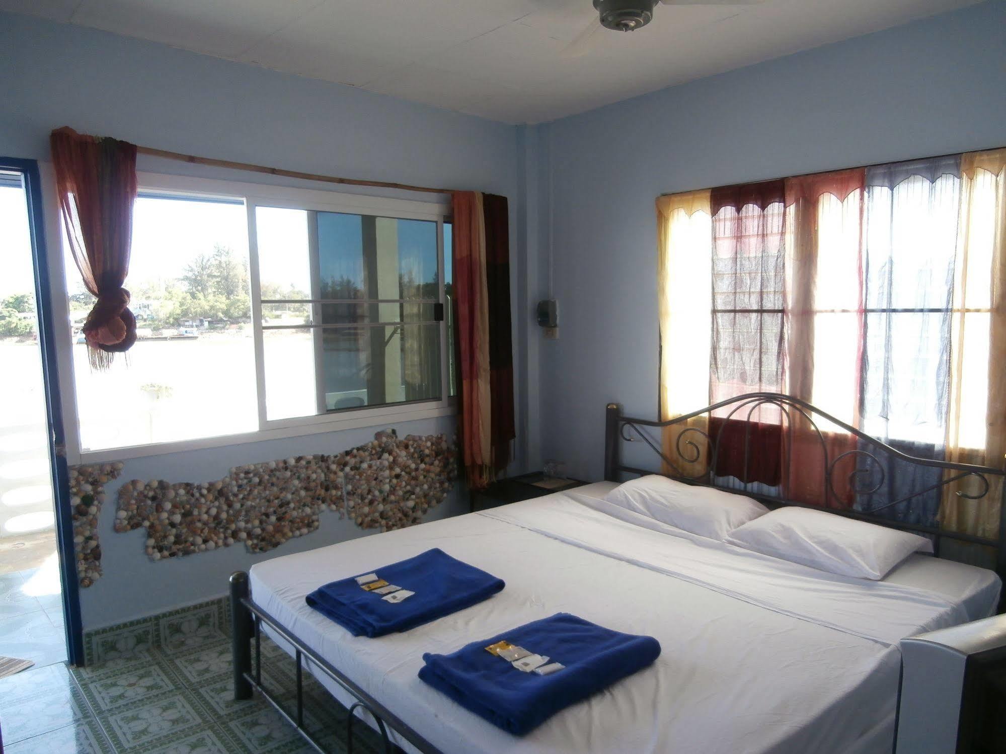 Hotel Fiji Palms Phuket Extérieur photo